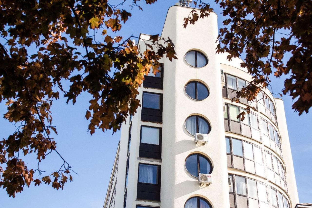 Hotel Novi Zagreb Exterior photo